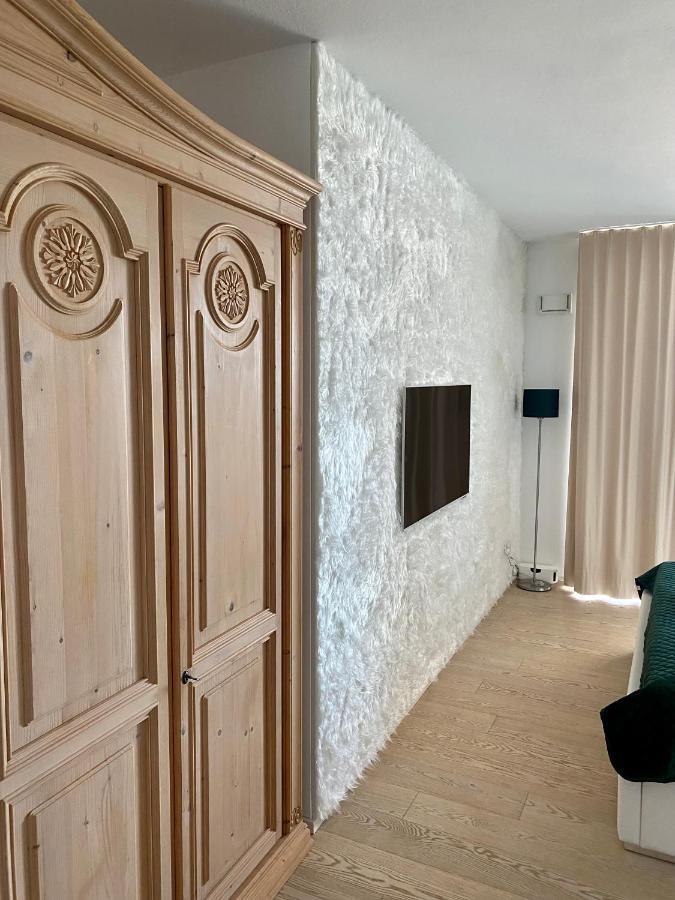 Alpen-Panorama Suite - Einzigartige Privatsuite Hoch Ueber Muenchen, 12Tes Og, Alpenblick, Loggia, Whirlpool, 15 Minuten Zum Zentrum, Ruhe Und Erholung In Der Stadt Muenchen Fuer Privat Und Geschaeftlich Reisende المظهر الخارجي الصورة