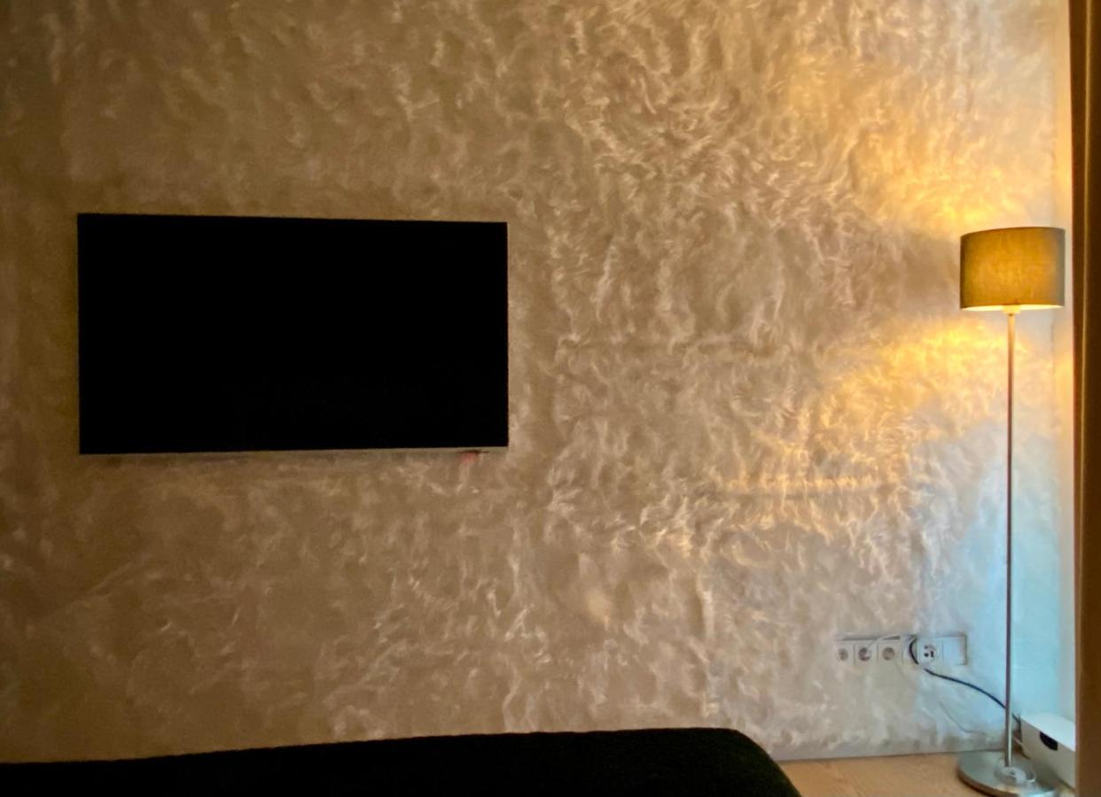 Alpen-Panorama Suite - Einzigartige Privatsuite Hoch Ueber Muenchen, 12Tes Og, Alpenblick, Loggia, Whirlpool, 15 Minuten Zum Zentrum, Ruhe Und Erholung In Der Stadt Muenchen Fuer Privat Und Geschaeftlich Reisende المظهر الخارجي الصورة
