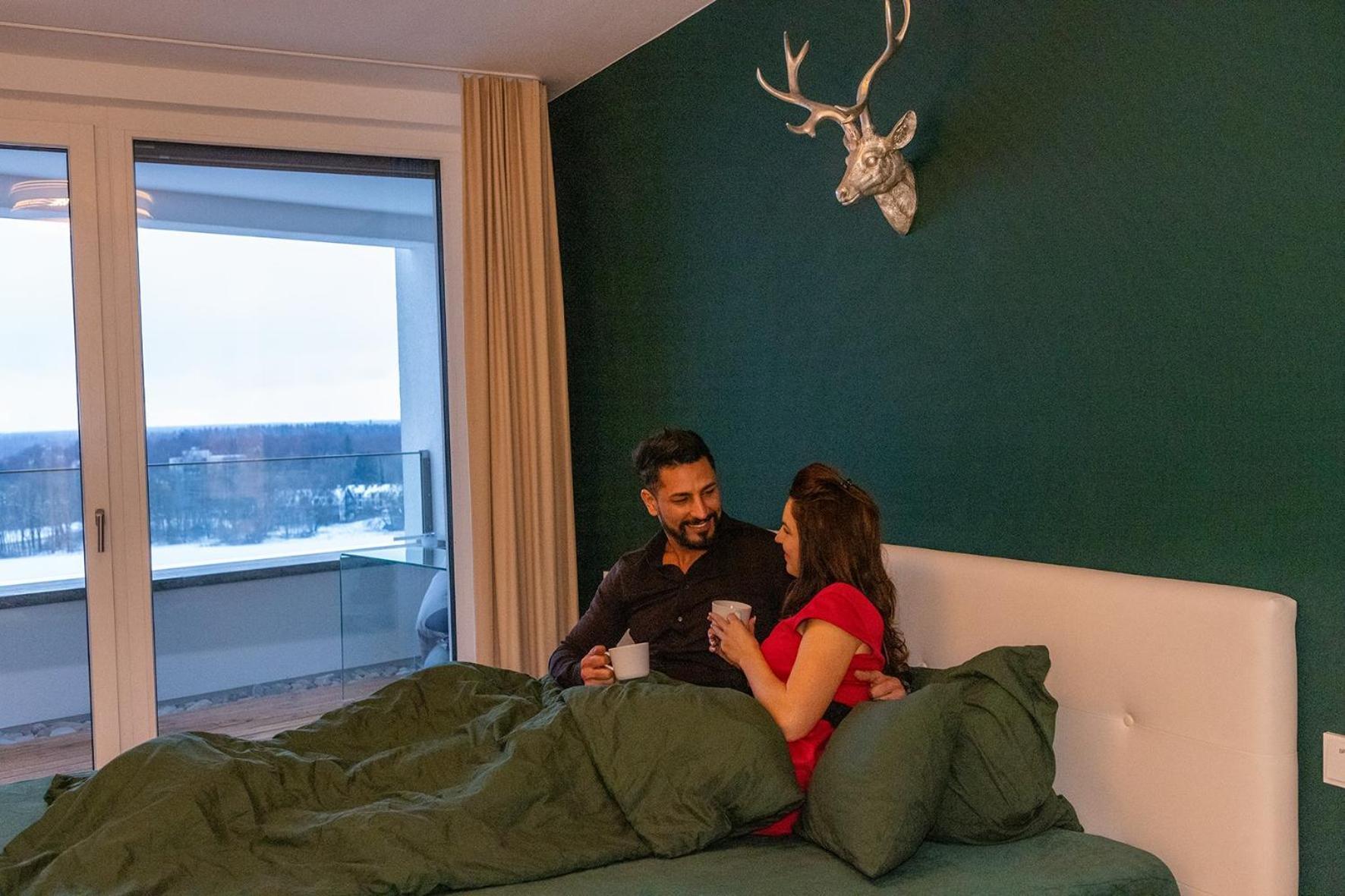 Alpen-Panorama Suite - Einzigartige Privatsuite Hoch Ueber Muenchen, 12Tes Og, Alpenblick, Loggia, Whirlpool, 15 Minuten Zum Zentrum, Ruhe Und Erholung In Der Stadt Muenchen Fuer Privat Und Geschaeftlich Reisende المظهر الخارجي الصورة