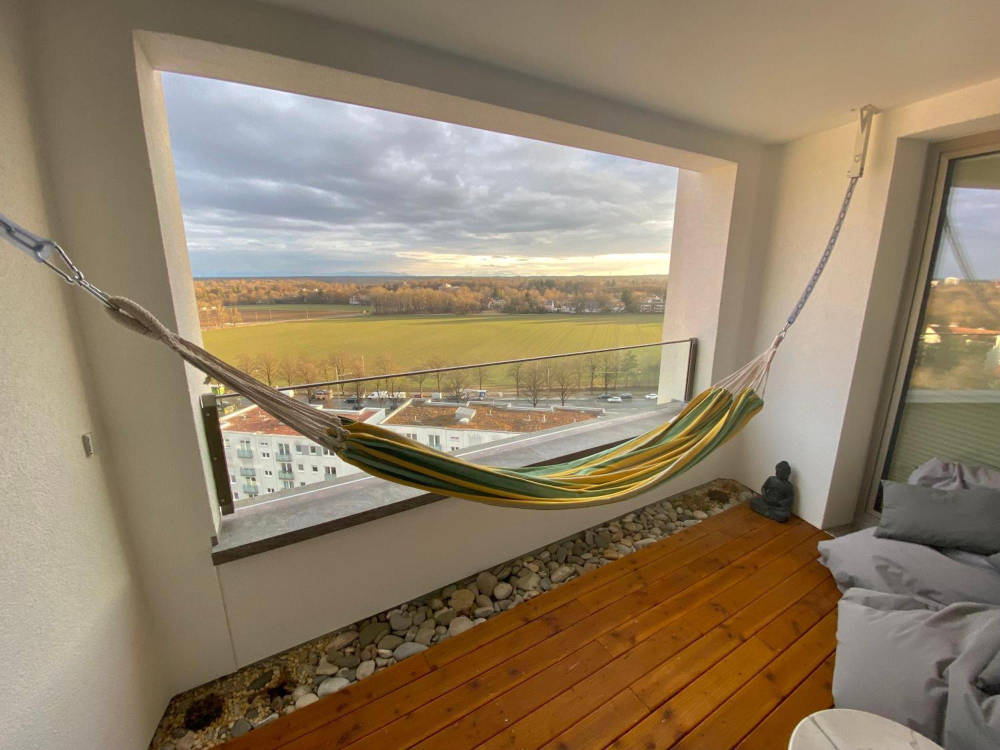 Alpen-Panorama Suite - Einzigartige Privatsuite Hoch Ueber Muenchen, 12Tes Og, Alpenblick, Loggia, Whirlpool, 15 Minuten Zum Zentrum, Ruhe Und Erholung In Der Stadt Muenchen Fuer Privat Und Geschaeftlich Reisende المظهر الخارجي الصورة